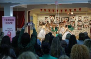 Ministrja e Arsimit, Kumbaro: Investimet në shkollën “Jakov Xoxa” zgjeruan ofertën për Fierin dhe zonat përreth