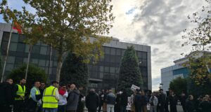 Naftëtarët e Marinzës ndërpresin grevën e urisë: Do vijojmë me protesta