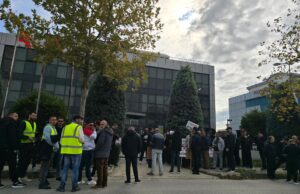 Naftëtarët e Marinzës ndërpresin grevën e urisë: Do vijojmë me protesta