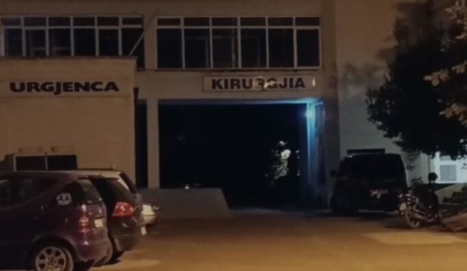 Sherr masiv në Lushnje/ Tre të plagosur me thika, përfundojnë në spital