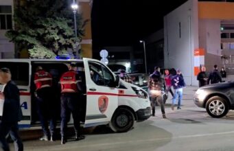 Aksion policor në qendër të Fierit, arrestohet një person (VIDEO)