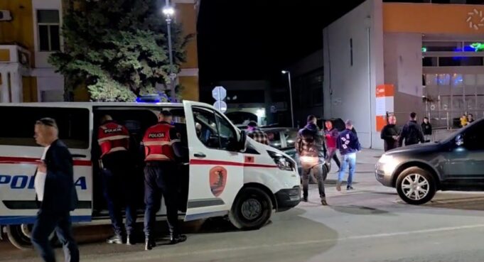 Aksion policor në qendër të Fierit, arrestohet një person (VIDEO)