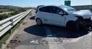 Aksdent i dyfishtë në bypass-in e Fierit, plagoset pasagjerja