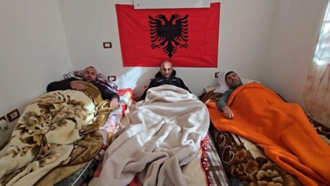 6 ditë në grevë urie, minatori në Marinzë humb ndjenjat