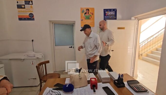 Vaksinimi kundër gripit, në Lushnjë janë shpërndarë 22 mijë doza (Video)