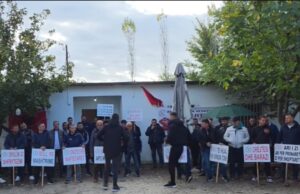 Punonjësit e Bankers Petroleum në ditën e 10-të të grevës së urisë, kërkojnë ndërhyrjen urgjente të BE-së dhe institucioneve shqiptare