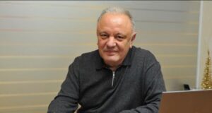 Mjeku i njohur tregon dramën e vet: Kam 22 vjet që nuk e shoh tim bir