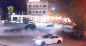 Drift me “BMW” në qendër të Vlorës, ndalohet 22-vjeçari, i sekuestrohet makina dhe patenta(Video) drift bmw vlore