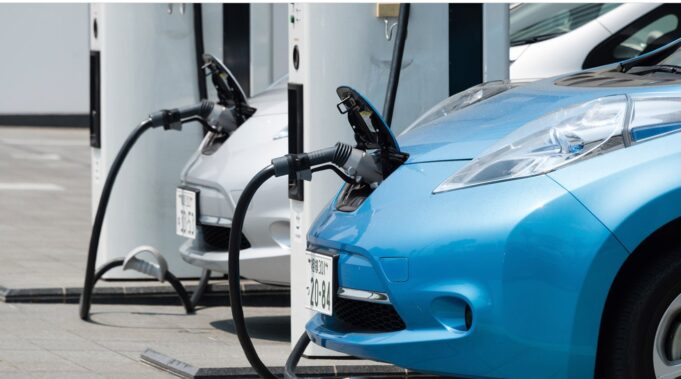 Rritja e çmimit të energjisë për makinat elektrike, taksitë kërkojnë rishikim vendimi!