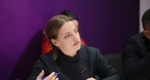 La fshatin, për Parlamentin – Rrëfehet deputetja 24-vjeçare: Kisha punët e mia, nuk e mendoja se do më zgjidhnin…
