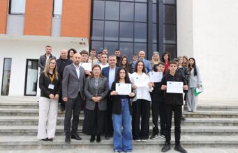 Përmbyllet me sukses projekti për punësimin e të rinjve, i financuar nga BE në Roskovec dhe Kurjan