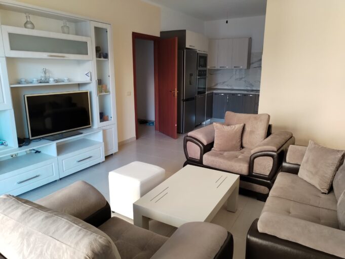 Apartament 2+1 për shitje në Fier