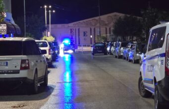 Të shtënat me armë zjarri brenda lokalit në Fier, reagon Policia