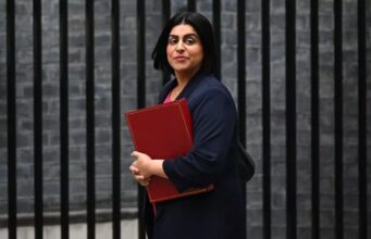 Ministrja e Brendshme britanike: Gati dëbimi i 700 familjeve shqiptare me fëmijë nga Anglia!