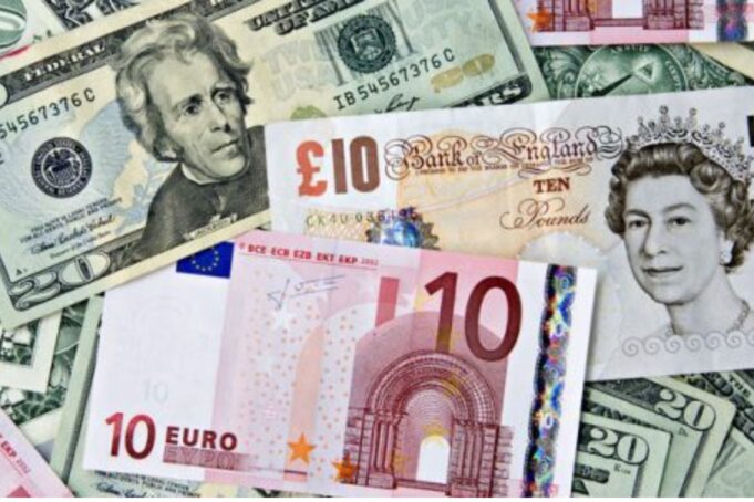 Këmbimi valutor 22 nëntor/ Me sa blihen e shiten dollari dhe euro, çfarë ndodh me monedhat e tjera