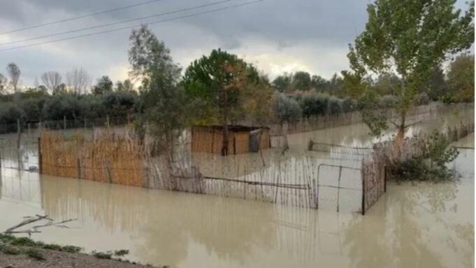Përmirësim i situatës në Fier, ulet niveli i Vjosës dhe Semanit