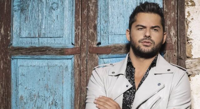 E trishtë! Ndërron jetë në moshë të re këngëtari i mirënjohur, Shpat Kasapi