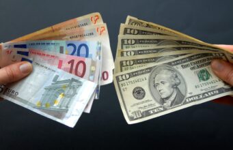 Këmbimi valutor 13 nëntor/ Me sa blihen e shiten dollari dhe euro, çfarë ndodh me monedhat e tjera