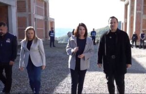 Ministrja Koçiu: Ndërtuesit pa leje, do futen në listën e zezë: Objektet do prishen ose konfiskohen