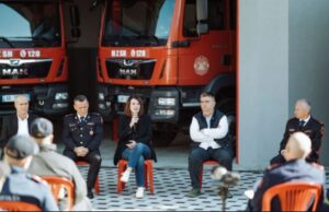 Albana Koçiu në Fier: Stacioni i ri zjarrfikës model kombëtar për standardet e shërbimit