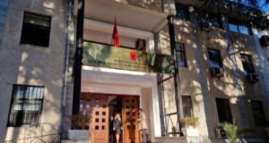 Mashtruan lushnjarët nëpërmjet skemave piramidale online, zbutet masa e sigurisë për dy prej të akuzuarave