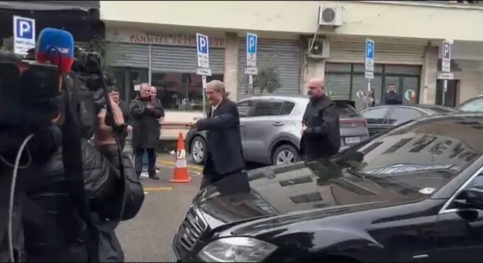 21 Janari, ish-kryeministri Sali Berisha mbërrin në SPAK