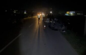 Aksident i rëndë në aksin Fier–Berat, përplaset automjeti me mjet bujqësor