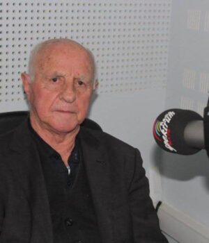 Ndahet nga jeta Ismet Bellova, legjenda e mikrofonit sportiv