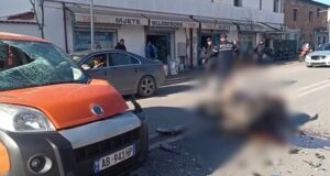 Aksident i rëndë në Lushnjë, 30-vjeçari përplaset nga një makinë! I riu në gjendje kritike për jetën