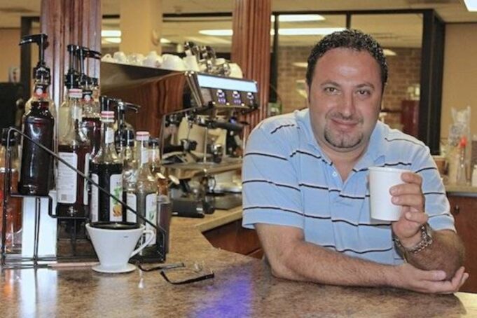 Nasi Kajana, shqiptari që ndërtoi perandorinë e kafesë në Amerikë!