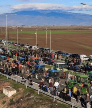 Protesta e fermerëve grekë, bllokohet për tre orë aksi rrugor Kakavijë–Janinë