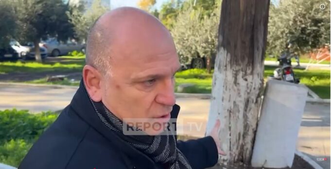 Pakkush e di se në lulishten para Katedrales së Fierit gjenden objektet antike 2400-vjecare! Historiani: Duhet të përfshihen në guidën turistike