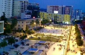 “Çmendet” nusja në Lushnje! Rreh vjehrrën, merr hak i biri