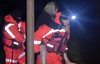 Fier, “Forcat Tokësore” vazhdojnë evakuimet e banorëve (Foto)