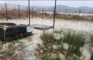 Kufizime në furnizimin me ujë në Fier nga ora 16:00, shkak rritja e nivelit të Vjosës