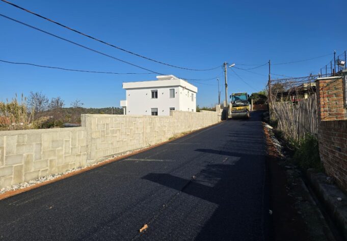 Subashi: Përfundon asfaltimi i rrugës në lagjen Bullaj në Petovë