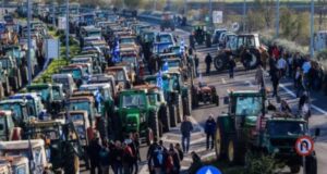 Fermerët grekë sërish në protestë, Policia Kufitare: Ja kur bllokohet aksi Kakavijë-Janinë