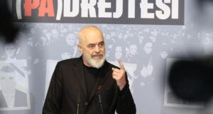 Protesta e opozitës/ Rama: Organizator një plak i lajthitur, solidaritet për policët e lënduar