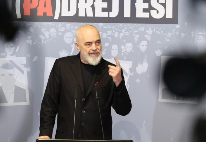 Protesta e opozitës/ Rama: Organizator një plak i lajthitur, solidaritet për policët e lënduar