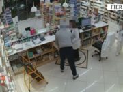 Fier, arrestohet 25-vjeçari që grabiti me forcë një farmaci (Video)