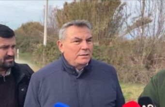 Dron termik për të lokalizuar 2 barinjtë e mbetur në tokat e përmbytura në Hasturkas në Fier