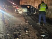 Aksident i rëndë në aksin Gjirokastër-Tepelenë, makinat përplasen “kokë më kokë”, humbin jetën tragjikisht tre të rinj