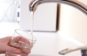 Rikthehet furnizimi me ujë në Fier, por vetëm për përdorim sanitar