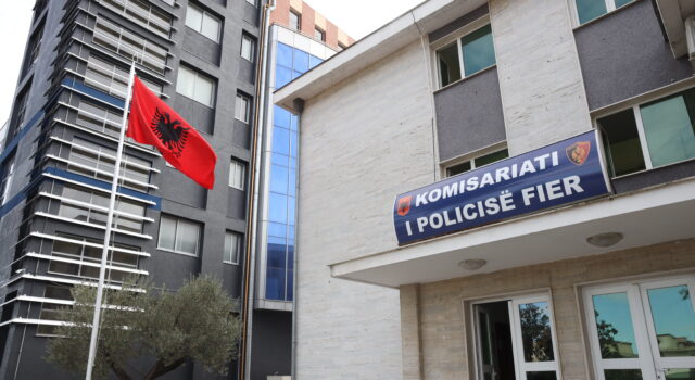 Alarm i rremë në Fier: Deklaroi se kishte vrarë bashkëshorten, arrestohet i moshuari i dehur