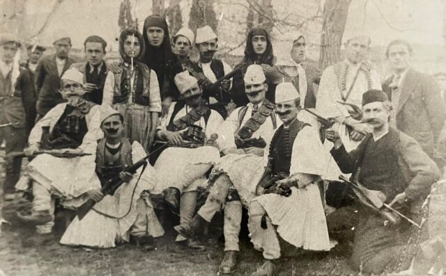 Facebook_creation_162784654