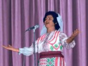 𝐋𝐞𝐟𝐭𝐞𝐫𝐢 𝐒𝐢𝐥𝐨, 𝐚𝐫𝐭𝐢𝐬𝐭𝐣𝐚 𝐪ë 𝐮 𝐫𝐫𝐢𝐭 𝐝𝐡𝐞 𝐣𝐞𝐭𝐨𝐢 𝐦𝐞 𝐤ë𝐧𝐠ë𝐧 𝐟𝐢𝐞𝐫𝐚𝐤𝐞