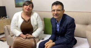 Çifti me aftësi ndryshe në Fier feston ‘Shën Valentinin’ e 29-të: Mos shikoni dashurinë materialiste, por atë të vërtetë