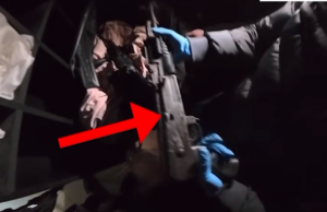 Magazina e armëve në Tiranë, policia jep detaje: Zbulohen pistoleta dhe automatikë, ishin sjellë nga Kosova