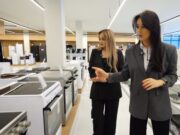 “Elektro Shtëpiake Fieri”, biznesi që lindi nga suksesi 30-vjeçar i mobilerisë