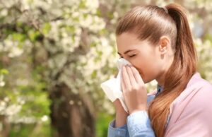 Alergjitë e pranverës po rikthehen! Si të parandaloni simptomat dhe të shijoni stinën